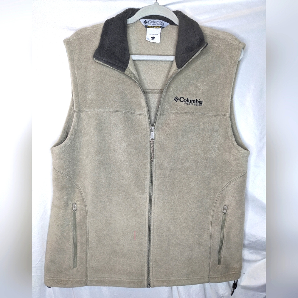 Columbia Field Gear Fleece Vest in Beige/Brown, Large